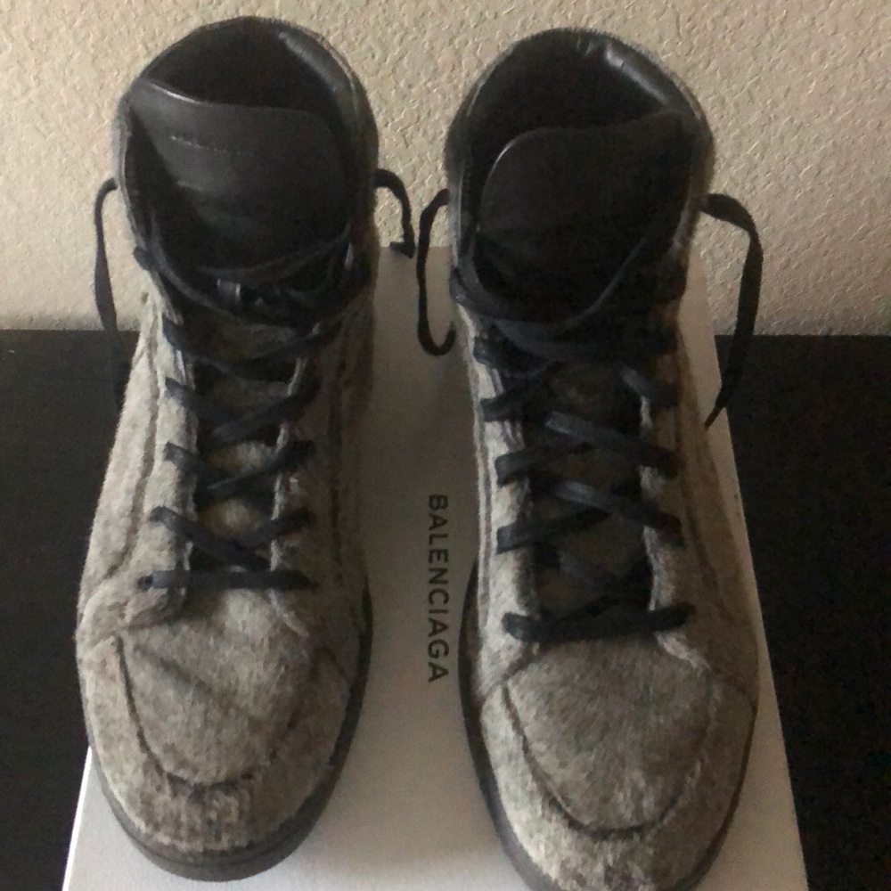 Men’s Balenciaga Sneaker size 43 (10us)